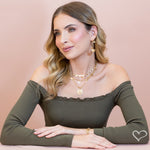 Colar Silvia Medalha Borboleta o que Não Te Desafia Não Te Transforma Folheado a Ouro 18k - Piuka