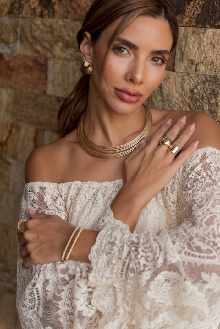 Ingrid Giovinazzo - Brinco Losango Olga & Choker Fios Ana Laura