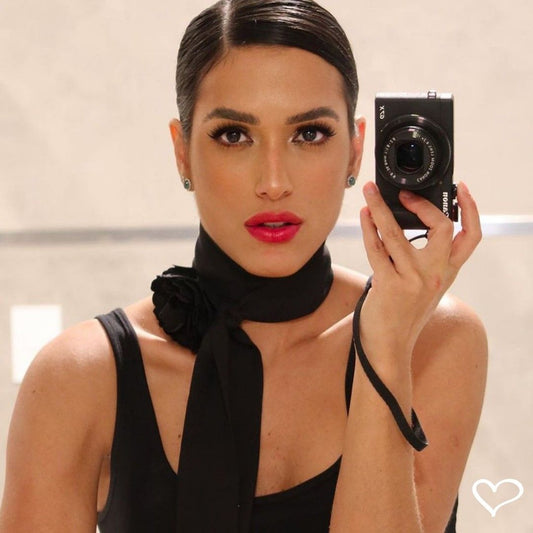 Maria Paula - Mix Flor de Pescoço Seda Preta - Piuka