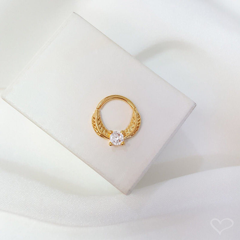 Piercing de Furo Argola Torção 8mm Allana Zircônia Dourado Piuka - Piuka