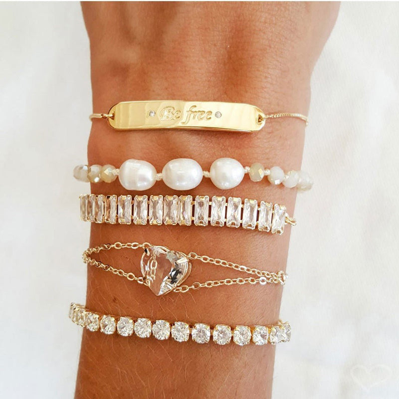 Pulseira Folheada a Ouro 18k Ajustável Coração Zircônias Cristal Breila - Piuka
