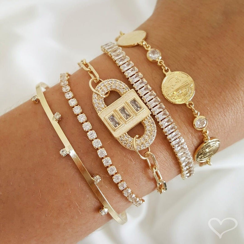 Pulseira Folheada a Ouro 18k Ajustável Pequena Zircônias Baguete Cristal Taylor - Piuka