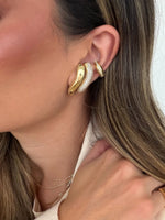 Thais Aguiar - Brinco Ear Hook Lorena & Colar Letra Inicial - Piuka