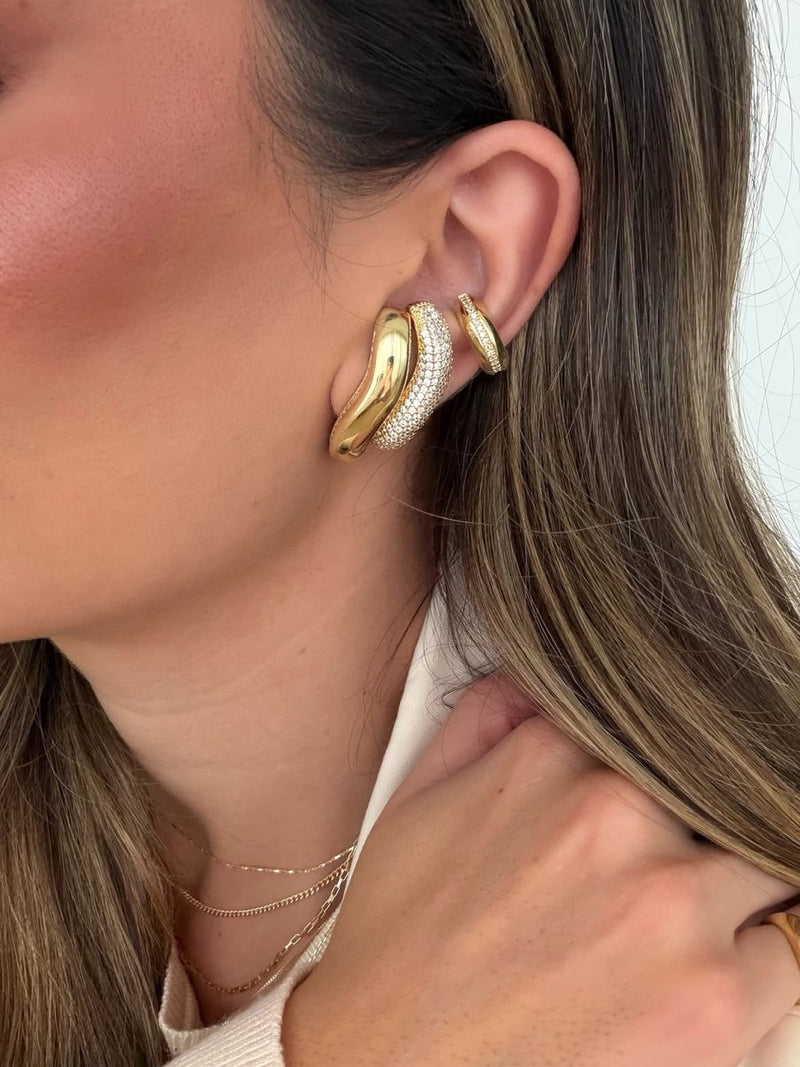 Thais Aguiar - Brinco Ear Hook Lorena & Colar Letra Inicial - Piuka